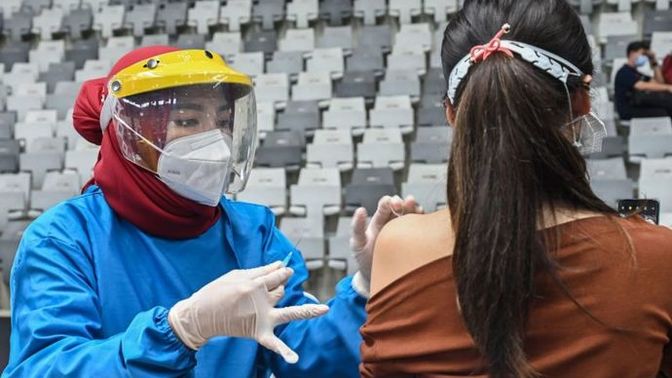 Sağlık Bakanlığı'ndan 4. doz aşı kararı! 4. dozu olmak ister misiniz?