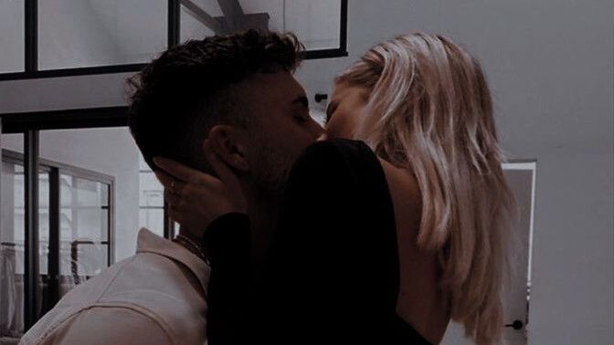 İlişkide kadının erkekten büyük olması neden sorun haline getiriliyor?