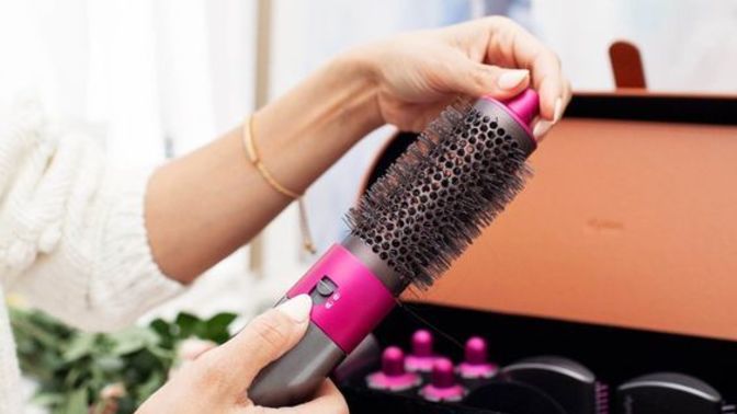 Kız arkadaşıma Dyson Airwrap almak istiyorum hediye olarak. Garantisi kaç yıl oluyor bunların bilen var mı?