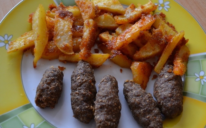 Köfte ve patates mi yoksa kuru fasulye ve pilav mı 😋?