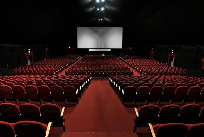 Sizce normal sinemada film izlemek mi yoksa gold class (yataklı) sinemada film izlemek mi daha keyifli?