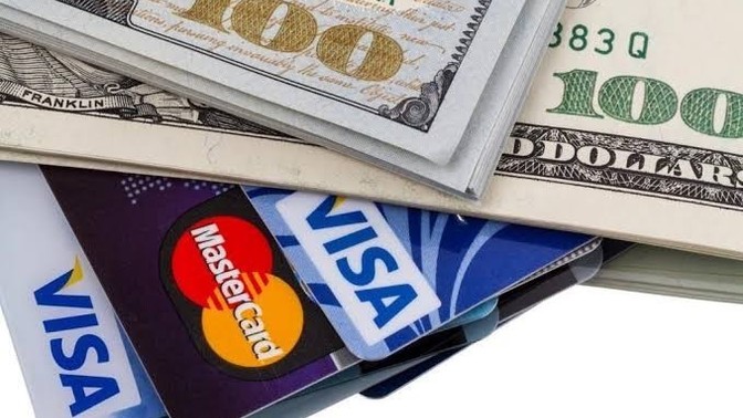 Alışverişlerinizde daha çok nakit para mı kredi kartı mı kullanıyorsunuz?