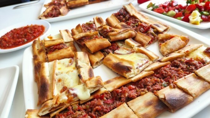 Damak zevkine hangisi hitap ediyor; Pide mi, lahmacun mu?