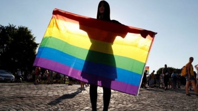 LGBT bireylerine yapılan eziyetler doğru mu sizce?