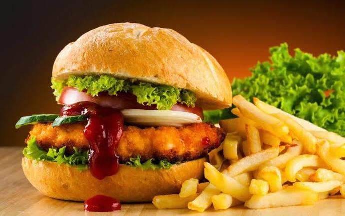 Hamburgeri etli mi tavuklu mu seversiniz?