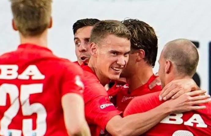 Norveç kulübü Brannın futbolcularının, stadyumda seks partisi yaptıkları ortaya çıktı! Ne düşünüyorsunuz?