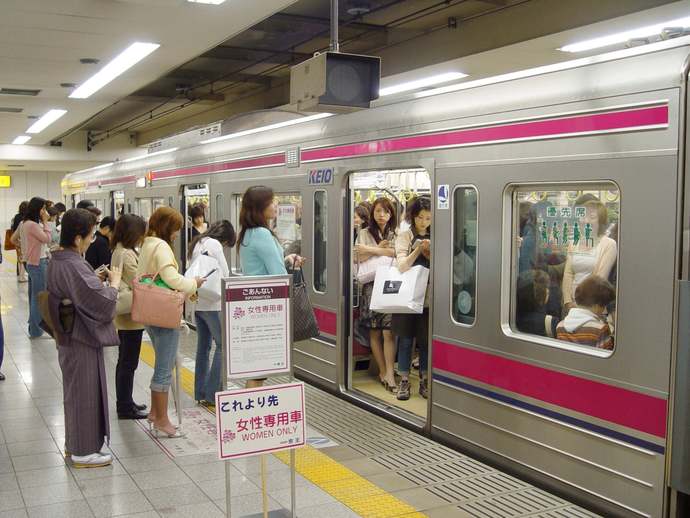 Kadınlara özel metro uygulaması hakkında ne düşünüyorsunuz?