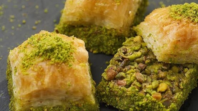 Fıstıklı baklava mı cevizli baklava mı?