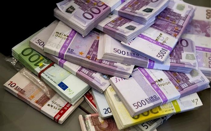 Kadınlar mı daha çok parayı sever yoksa erkekler mi?