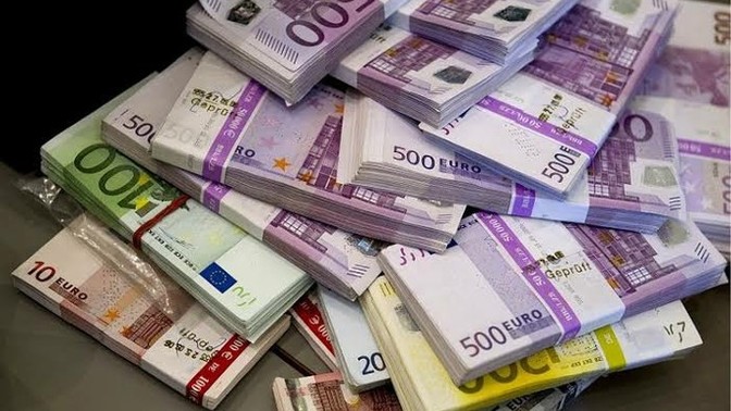 Kadınlar mı daha çok parayı sever yoksa erkekler mi?