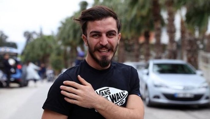 En Çok Aboneye Sahip Youtube Fenomenlerininden Hangis Takip Ediyorsun? Ayrıca Bu Kanallardan Hangisinin Bildirim Sizi Sende Açık? ?