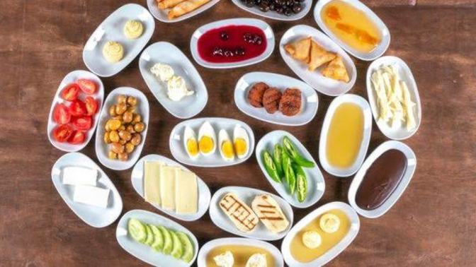 Günaydın. Kahvaltıyı erkenden mi yoksa öğlene doğru mu yapmayı seversiniz?