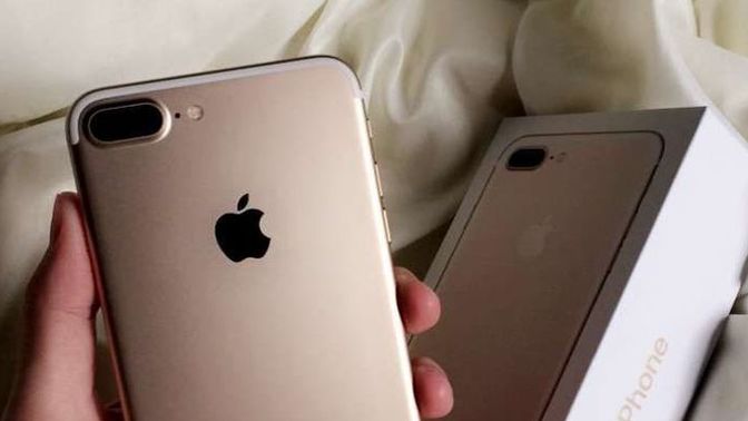 Kızlar, Hangi Renk iPhone Daha Güzel?