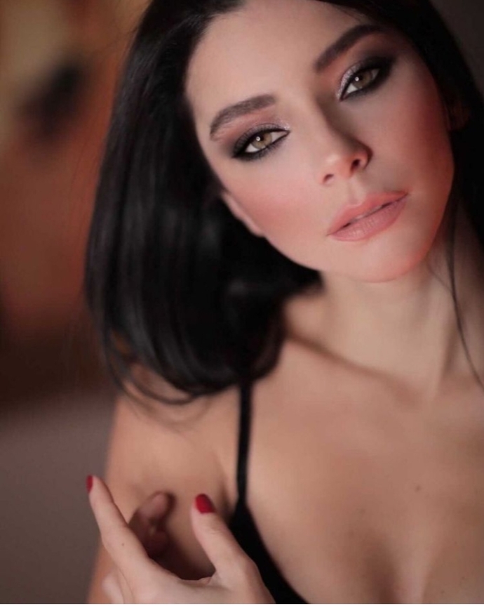 Hande Erçel mi daha güzel Merve Boluğur mu?