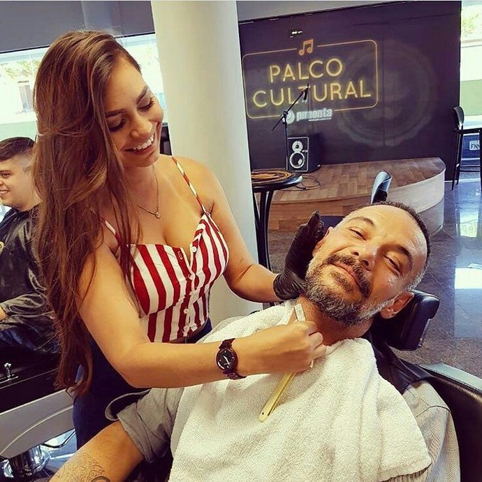 Kadınlar Türkiye şartlarında erkeklerin sakal tıraşını yapabilir mi?