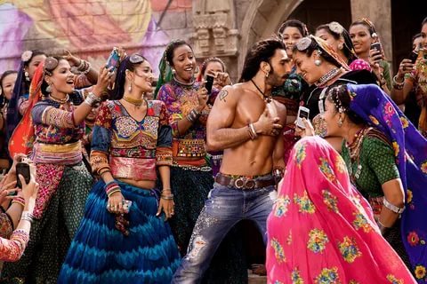 Bollywood filmlerini sever misiniz?