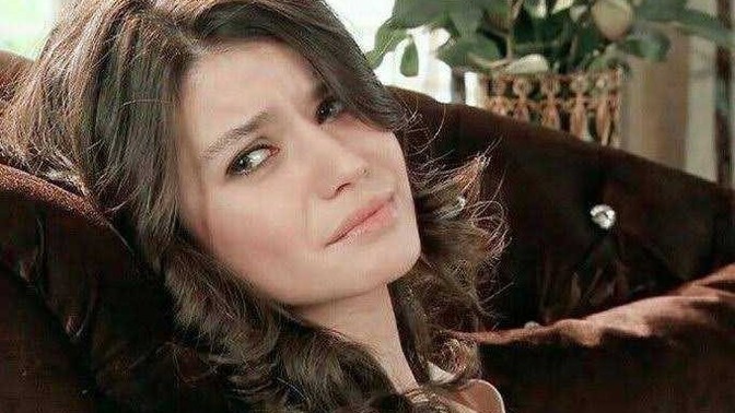 Gelmeyeceği bile bile beklemek saflık mı, aşk mıdır?
