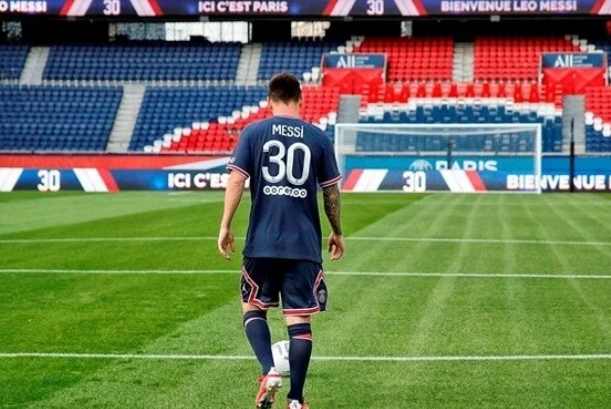 Lionel Messi sizce Parisde şampiyonlar ligini kazanır mı?