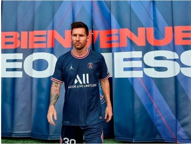 Lionel Messi sizce Parisde şampiyonlar ligini kazanır mı?