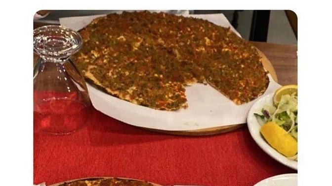 İlk buluşmada Flört kişisi sizi ne yemeğe götürmeli, görseldeki gibi olsa tepkiniz ne olur?