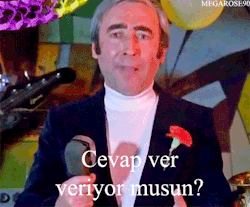 Gelen mesajlara anında mı cevap verirsiniz yoksa bekletir misiniz?