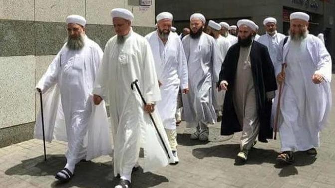 Laik bir ülkede milletin verileriyle din adamlarına neden maaş ödenir?