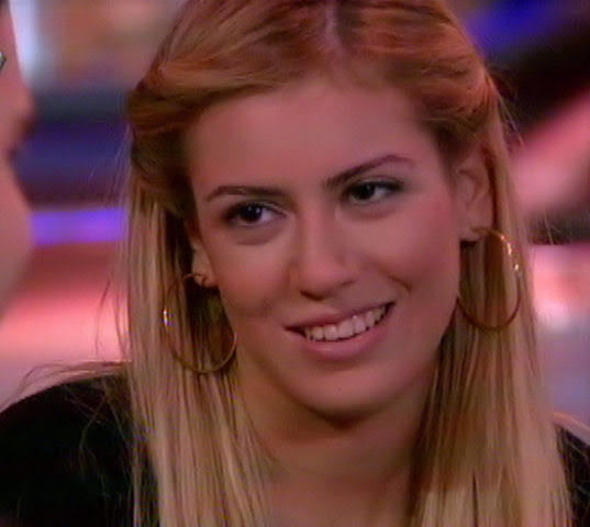 Sinem Kobal sizce güzel bir kadın mı?