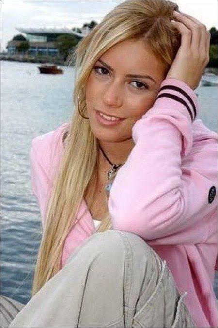 Sinem Kobal sizce güzel bir kadın mı?