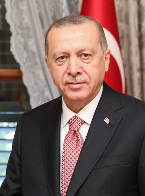 Recep Tayyip Erdoğan sizce de çok karizmatik bir insan değil mi?