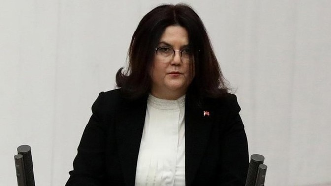 Aile ve Sosyal Hizmetler Bakanı: 2.1 Milyon aileye elektrik faturası desteği vermek fakirlik değildir dedi. Şaka mı yaptı sizce?