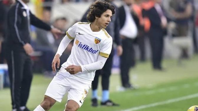 Barcelona, Emre Demir'in transferi için Kayserispor ile 4 milyon euro karşılığında anlaşma sağladı! Ne düşünüyorsunuz?