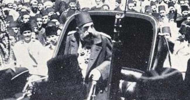 Abdülhamid cuma selamlığında