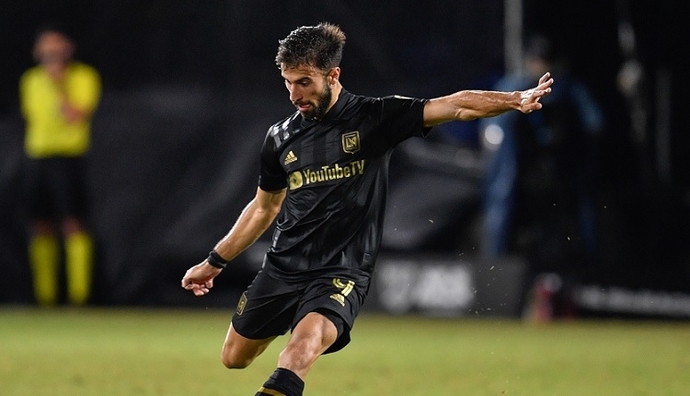 Fenerbahçe, Uruguaylı Diego Rossi'yi transfer etti. Transferde bilinmedik isimlere yönelen sarı lacivertliler başarılı olacak mı?