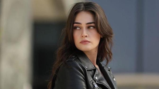 Esra Bilgiç çok tatlı ve başarılı bir kadın değil mi?