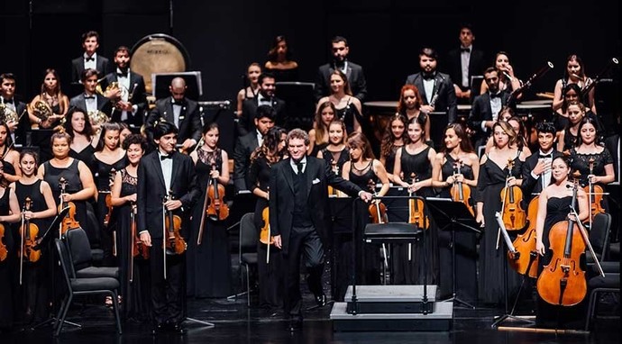 Filarmoni orkestrasında yer alsanız, hangi enstrümanı çalmak isterdiniz?
