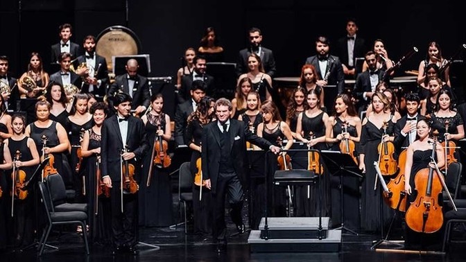 Filarmoni orkestrasında yer alsanız, hangi enstrümanı çalmak isterdiniz?