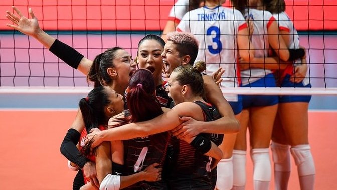 Avrupa Voleybol Şampiyonasında çeyrek finalde mücadele edecek Filenin Sultanları’nı izleyecek misiniz?
