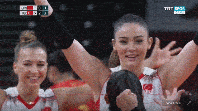 Filenin Sultanları Avrupa Şampiyonası'nın çeyrek finalinde Polonya'yı 3-0 mağlup ederek yarı finale yükseldi! Sizce şampiyonluk gelecek mi?