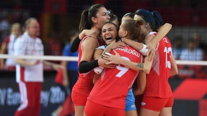Filenin Sultanları Avrupa Şampiyonası'nın çeyrek finalinde Polonya'yı 3-0 mağlup ederek yarı finale yükseldi! Sizce şampiyonluk gelecek mi?