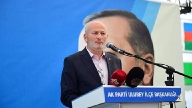 AKP'li Başkan: "Nutuk okuyanlar barda kafa çekerken, Kur'an okuyanlar siha yapıyor" dedi. Millet bu yalanlara kanar mı artık sizce?