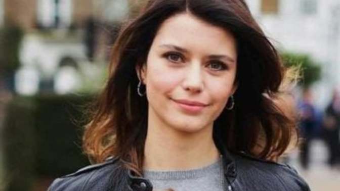 Kaşlarınızı alıyor musunuz, yoksa zaten alınmış gibi mi?