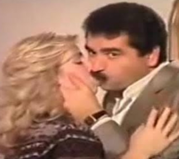 Öpüşürken gözlerini kapatmayan taraf sevmiyor mudur?