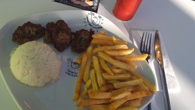 Anne köftesi mi restaurant köftesi mi?