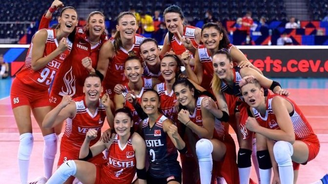 Hollanda'yı deviren Filenin Sultanları, Avrupa üçüncüsü oldu! Sizce emeklerinin karşılığını aldılar mı?