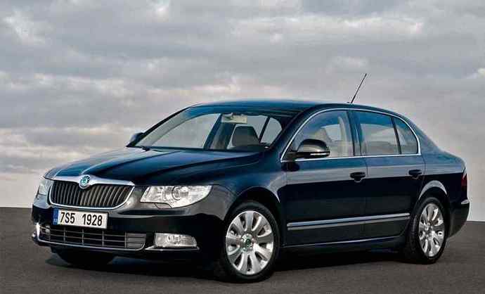 2009-2014 Skoda Superb (C-Max olmazsa ikinci alternatif)