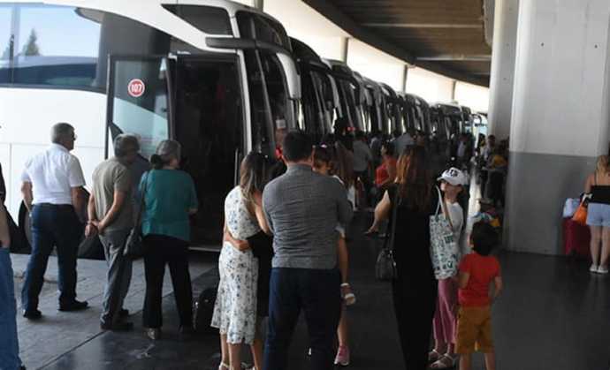 İzmir’de 18 yaşından küçüklere otobüs ve uçak bilet satışı yasaklandı. Bu konuda ne düşünüyorsunuz?