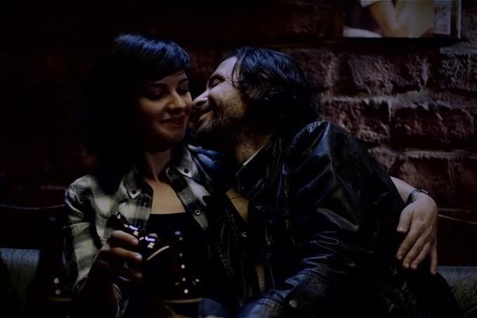 Kaybedenler Klübü filmindeki Kaan ❤Zeynep