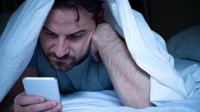 Telefonu açıp baktığında hiç kimsenin aramamış veya mesaj atmamış olması seni üzer mi? 