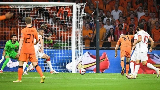 2022 Dünya kupası grup eleme maçında Türkiye - Hollanda'ya 6-1 gibi bir skorla tarihi farkla yenildi! Maçı nasıl buldunuz?