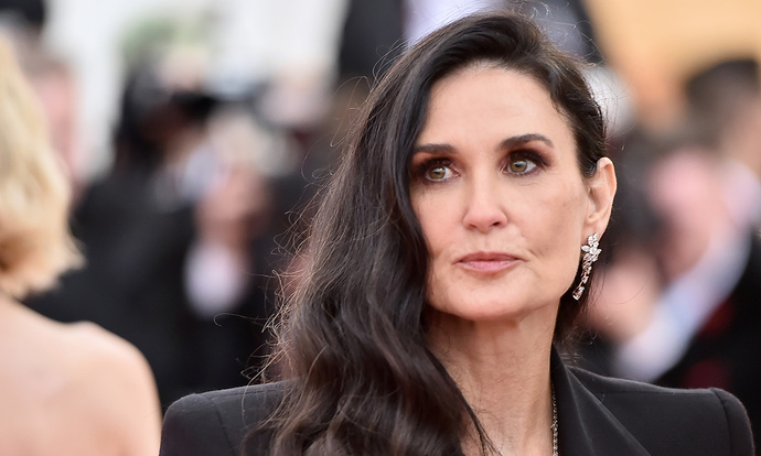 Demi Moore yaşına göre fazla taş gibi değil mi ya?